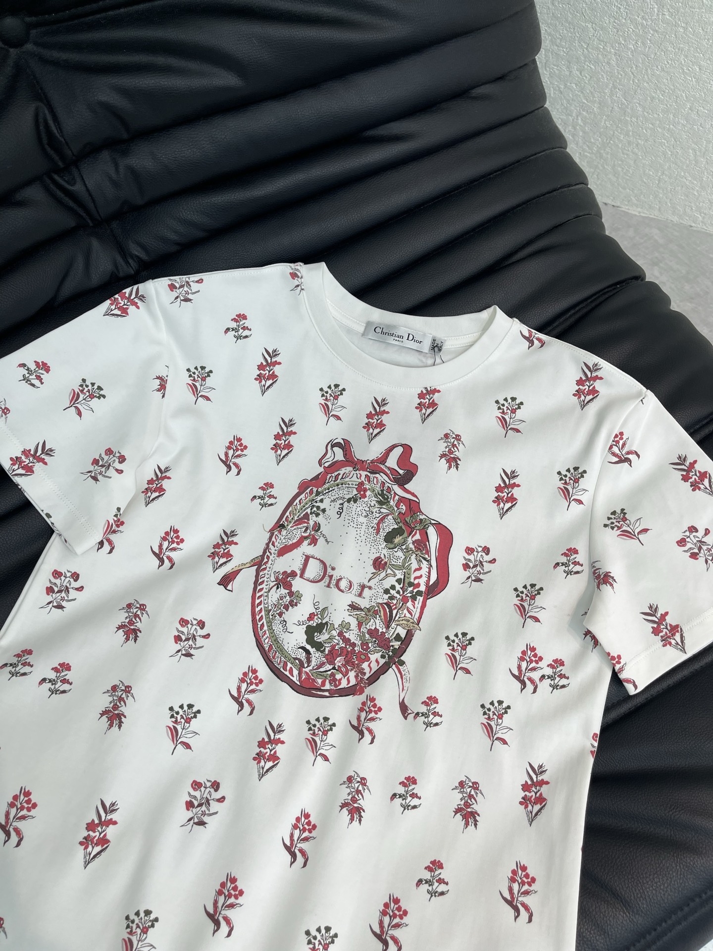 Women's short sleeves